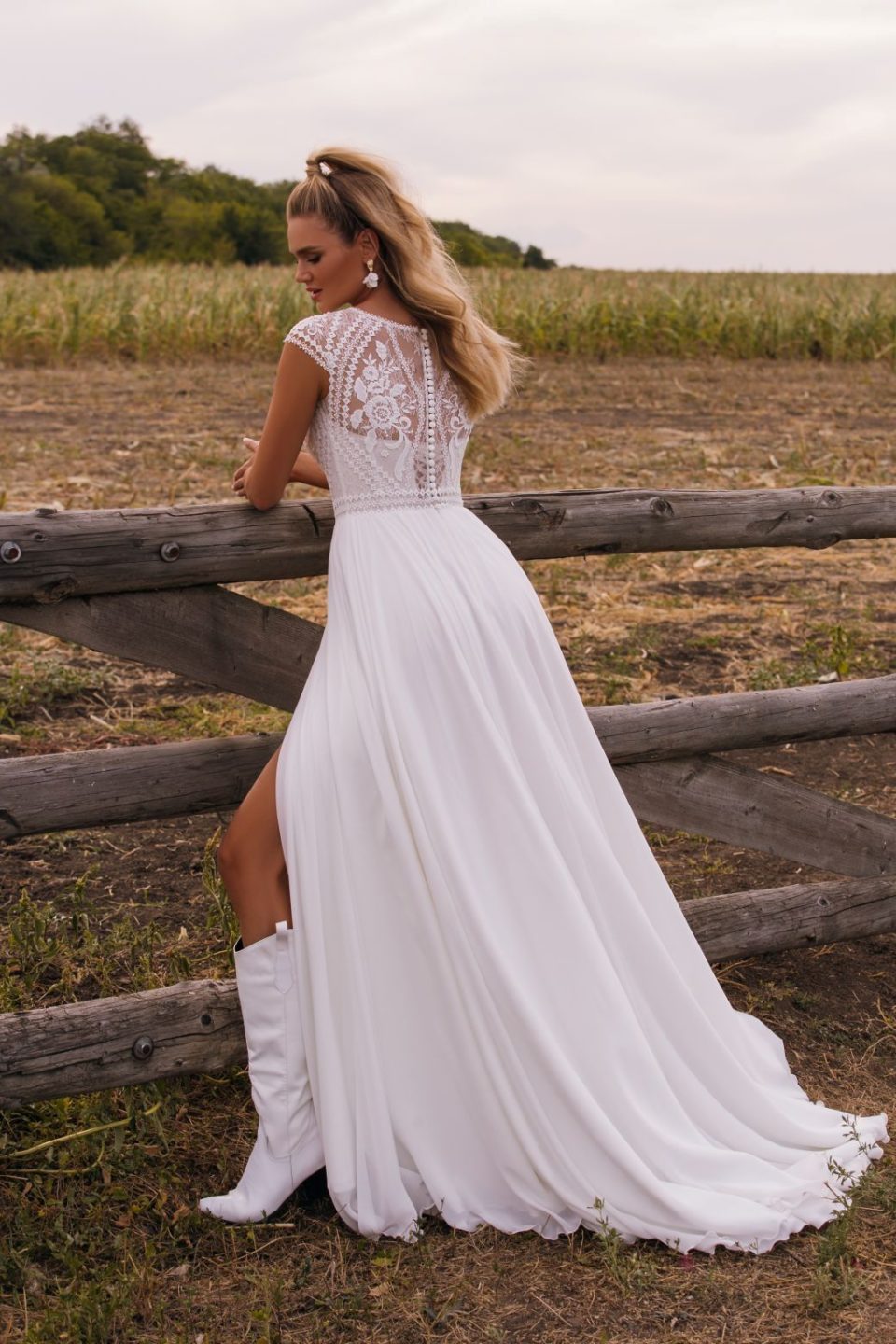 brautkleid MIRVARI rückenansicht brautmode recklinghausen